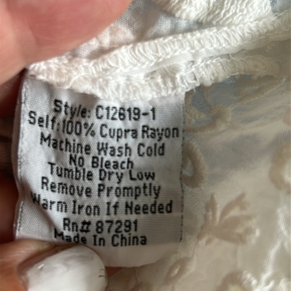 Sheer! Johnny Was Elegant White Embroidered Women's Top - Picture 7 of 7